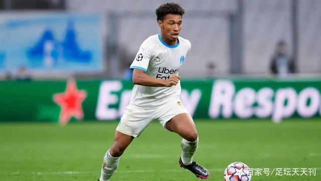 赛后阿贾克斯调整名单以备法甲，回应争议环节打磨，球迷炸锅，阵容厚度经受考验的简单介绍