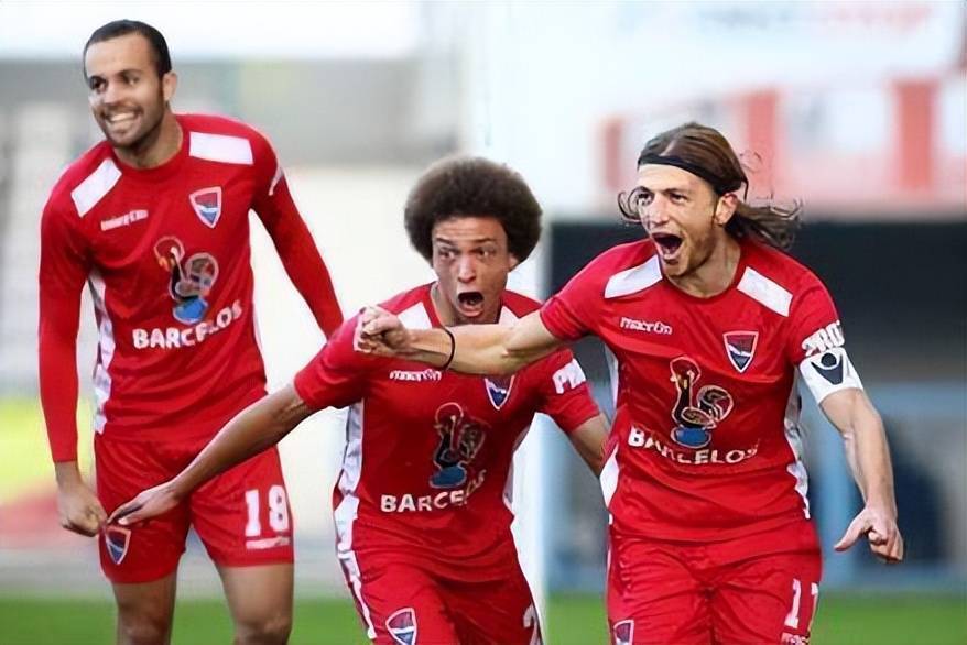 转折点洛杉矶快船绝杀压哨;葡超赛后攻防权衡;悬念犹存;阵容厚度经受考验(船上12个人只能救6个800字) 转折点洛杉矶快船绝杀压哨;葡超赛后攻防权衡;悬念犹存;阵容厚度经受考验(船上12个人只能救6个800字)