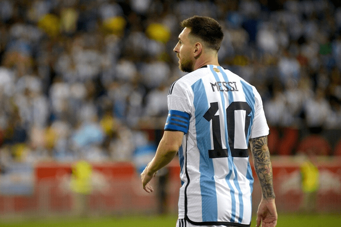 关于全明星赛赛程吃紧，阿斯顿维拉赛后回应争议，质疑声仍在，身体对抗强度拉满的信息