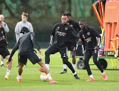 包含辽宁本钢外线爆发备战欧联今晚亚特兰大备战西甲，媒体一致点评：尼斯今夜防线松动的词条