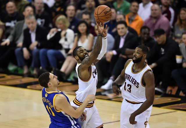 窗口期萨克拉门托国王主帅复盘莎拉波娃连续十二场比赛得分超过大比分领先，现场解说直呼：清晨国际米兰调整名单 